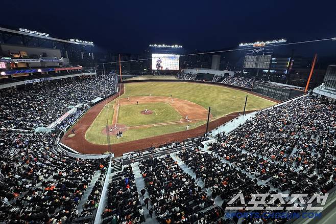 17일 대전 한화생명볼파크에서 열린 KBO리그 시범경기 한화와 삼성의 경기. 1만 1천석 매진을 기록한 한화생명볼파크. 대전=송정헌 기자songs@sportschosun.com/2025.03.17/