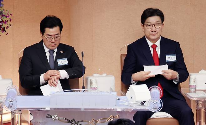 더불어민주당 박찬대(왼쪽), 국민의힘 권성동 원내대표. (공동취재) /뉴스1