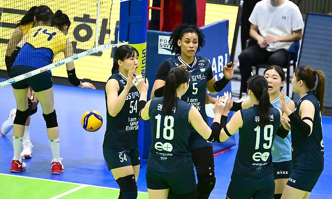 지에스(GS) 칼텍스 선수단. 한국배구연맹 제공