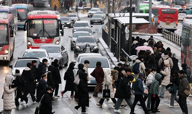 서울 동작구 사당역의 출근길. 사진=뉴스1