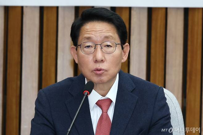 (서울=뉴스1) 이광호 기자 = 김상훈 국민의힘 정책위의장이 26일 오전 서울 여의도 국회에서 열린 주주 권익 및 기업 가치 제고를 위한 경제단체 간담회에서 발언하고 있다. 2025.2.26/뉴스1  Copyright (C) 뉴스1. All rights reserved. 무단 전재 및 재배포,  AI학습 이용 금지. /사진=(서울=뉴스1) 이광호 기자