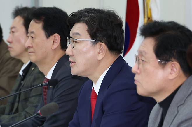 권성동 국민의힘 원내대표가 3월16일 서울 여의도 국회에서 윤석열 대통령 탄핵 심판과 관련한 당 입장 등 현안 관련 기자간담회를 하고 있다. ⓒ 연합뉴스