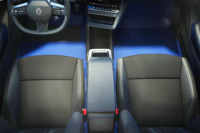 르노 신형 메간 E Tech 실내