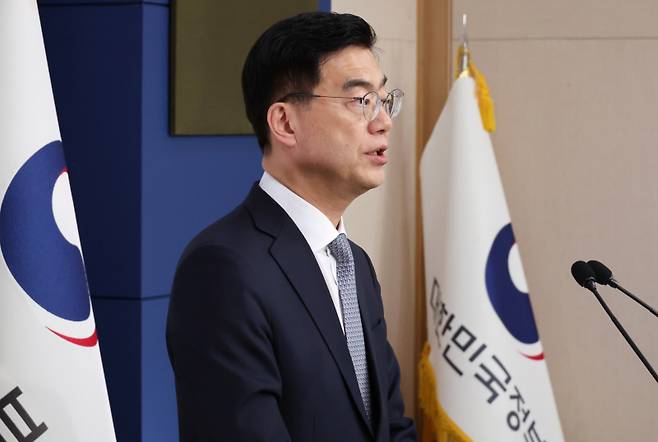 이재웅 외교부 대변인이 6일 서울 종로구 정부서울청사에서 정례 브리핑을 하고 있다. 연합뉴스