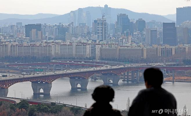 [서울=뉴시스] 김금보 기자 = 사진은 17일 서울시내 아파트 밀집지역. 2025.03.17. kgb@newsis.com /사진=김금보