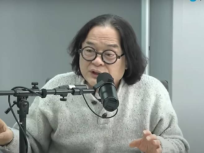 문화평론가 김갑수. [유튜브 채널 ‘매불쇼’ 갈무리]