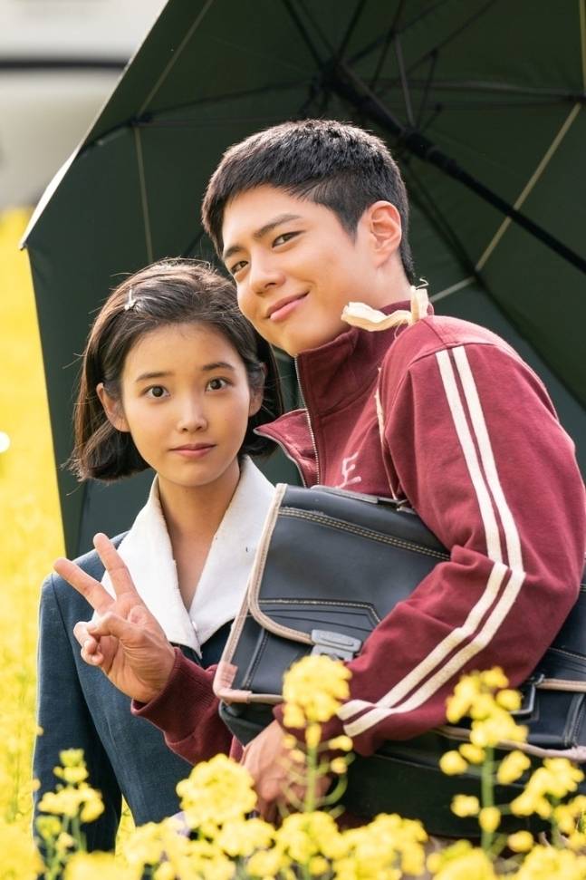 넷플릭스 오리지널 ‘폭싹 속았수다’ 드라마에 나오는 배우 아이유, 박보검. 넷플릭스 제공