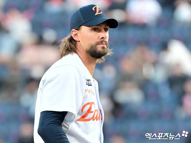 17일 오후 대전 한화생명 볼파크에서 열린 '2025 신한 SOL Bank KBO리그' 삼성 라이온즈와 한화 이글스의 시범경기, 1회초 한화 선발투수 와이스가 공을 힘차게 던지고 있다. 대전, 김한준 기자