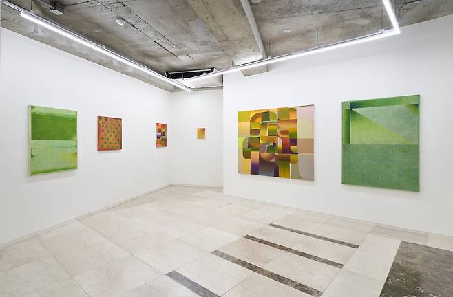 성낙희·손지형 2인전 '더 그라디언트' 전시 전경 (눈 컨템포러리 제공)