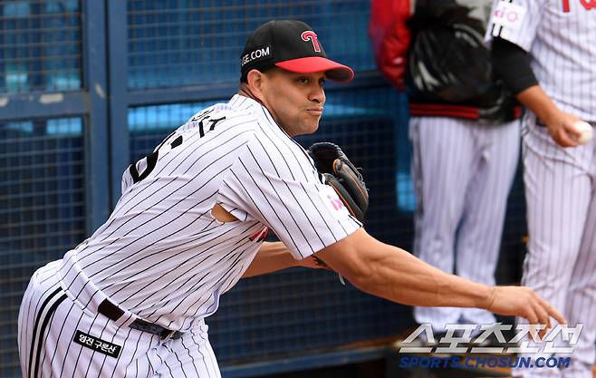 강력한 구위에 제구까지 자신 있는 치리노스.