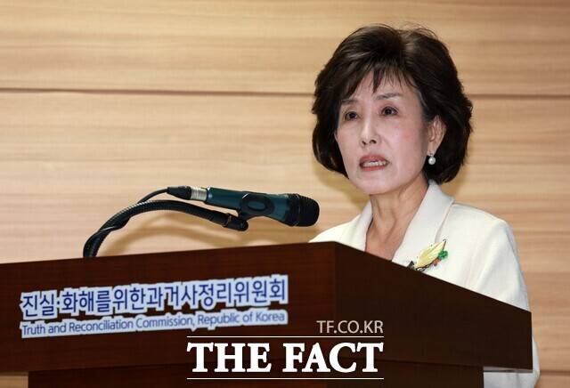 1980년대 전국 교도소 등 교정시설에서 재소자들을 대상으로 군사훈련과 가혹행위를 포함한 '재소자 특별 순화교육'이 이뤄진 사실이 공식 확인됐다. 사진은 박선영 진실화해위원장. /뉴시스
