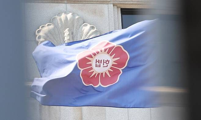 윤석열 대통령 탄핵심판 사건이 헌법재판소에 접수된 지 95일째인 19일 서울 종로구 헌재. 연합뉴스