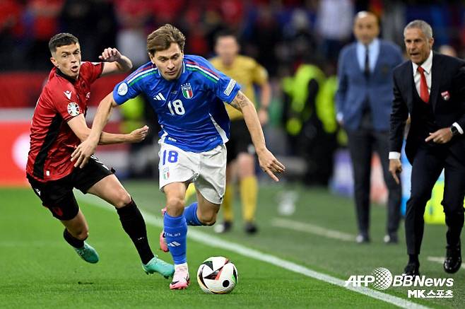 아사니(사진 왼쪽). 사진=AFPBBNews=News1