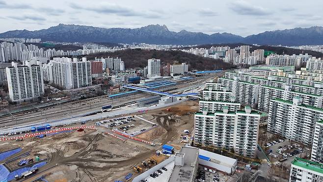 역세권 개발 사업이 진행되고 있는 미미삼 단지 인근 모습. [윤병찬 PD]