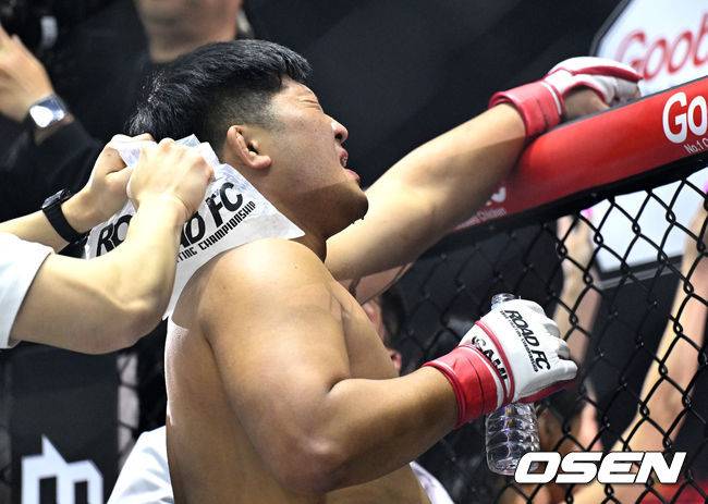 1라운드 마친 권아솔 '힘들어도 계속 간다'