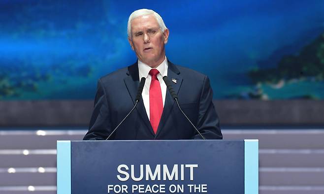 ‘2022 한반도 월드서밋’에 참석한 마이크 펜스 전 미국 부통령이 기조연설을 하고 있다.