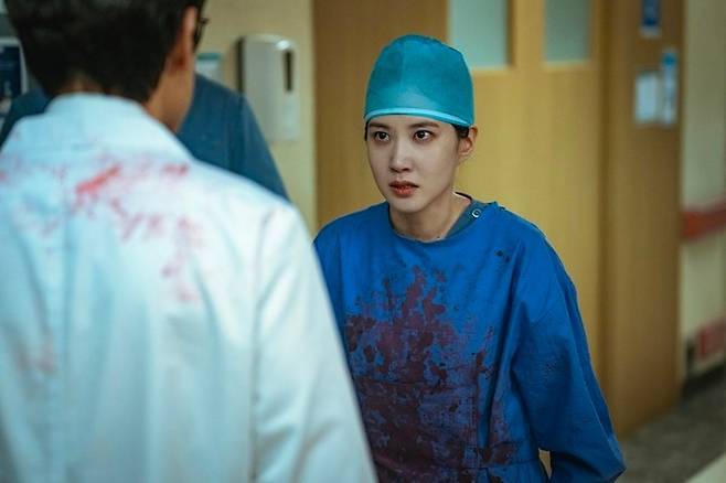 Park Eun-bin as Se-ok in "Hyper Knife" (Disney+)