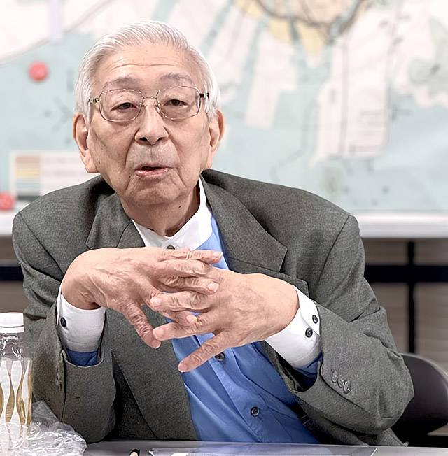 ▲ 16일 히로시마 평화회관에서 한국 기자들과 만난 피폭 피해자 사토시 다나카 씨가 기자들의 질문에 답하고 있다. ⓒ외교부 공동취재단