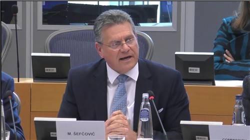 유럽의회 무역위 출석한 EU 집행위원 (브뤼셀=연합뉴스) 마로시 셰프초비치 EU 무역·경제안보 담당 집행위원장이 20일(현지시간) 벨기에 브뤼셀에서 열린 유럽의회 무역위원회에 출석해 발언하고 있다. 2025.3.20 photo@yna.co.kr [유럽의회 중계 영상 갈무리. 재판매 및 DB 금지]