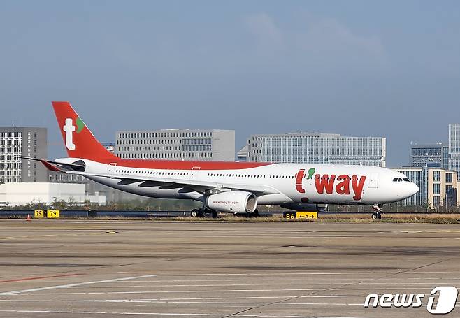 티웨이항공 A330-300 항공기.(티웨이항공 제공)