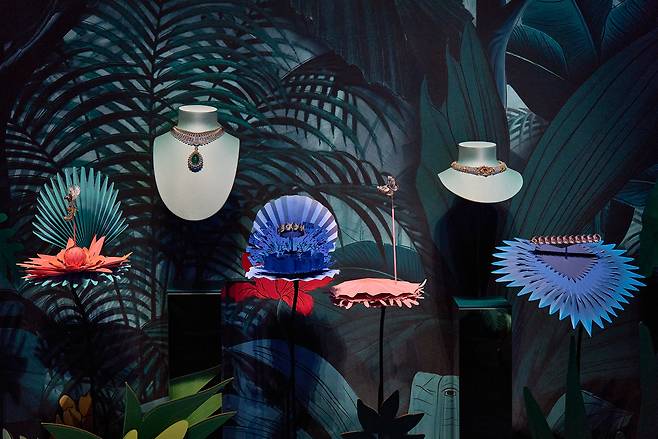 푸켓 트리사라 리조트에 마련한 트레저 아일랜드 하이 주얼리 전시 공간. 사진 반클리프 아펠