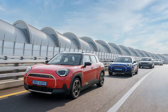 The MINI Aceman and the MINI Countryman [MINI KOREA]