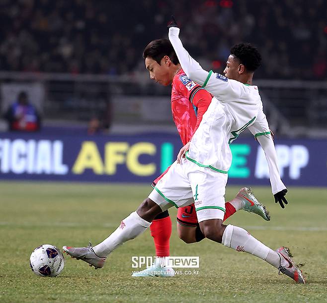 ▲ 백승호는 왼쪽 허벅지 뒷근육 통증을 느끼며 전반 38분 이강인으로 교체 됐다. ⓒ곽혜미 기자