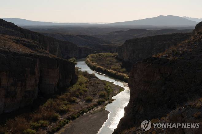 미국-멕시코 국경 지대의 리오그란데 강 [로이터 연합뉴스 자료사진. 재판매 및 DB 금지]