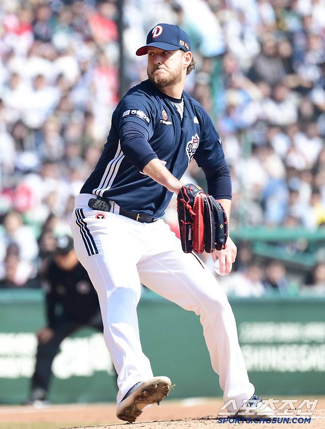 22일 인천 SSG랜더스필드에서 KBO리그 개막전 SSG와 두산의 경기가 열렸다. 선발 투구하는 두산 콜어빈. 인천=송정헌 기자songs@sportschosun.com/2025.03.22/