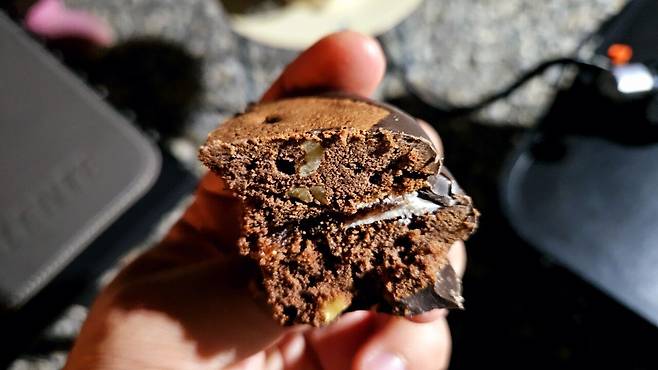 20250321_231902.jpg 캠핑 1일차) 저녁 소시지 구이에 한잔