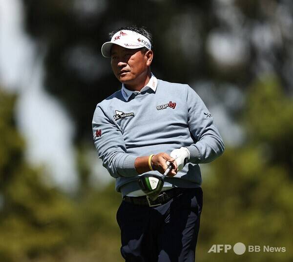 2025년 미국프로골프(PGA) 챔피언스투어 호그 클래식에 출전한 최경주 프로가 1라운드에서 경기하는 모습이다. 사진제공=ⓒAFPBBNews = News1