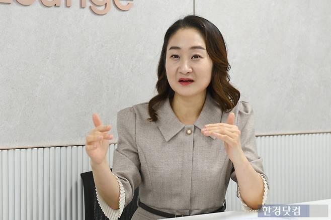 정숙희 내꿈사 대표(필명: 열정로즈)가 모델하우스 꼼꼼히 보는 법에 대해 설명하고 있다. 사진=유채영 기자