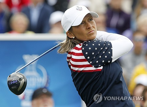 2015년 솔하임컵에서 티샷하는 스탠퍼드. 사진[AP=연합뉴스]