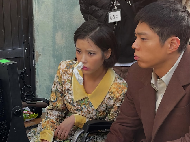 넷플릭스 오리지널 ‘폭삭 속았수다’ 촬영 현장 [아이유 SNS 갈무리]