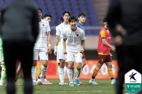 ▲ 포항 스틸러스는 개막 한 달여가 지나서야 첫 승을 신고했다. 이호재의 페널티킥 골과 강현제의 결승골이 터졌다. ⓒ한국프로축구연맹
