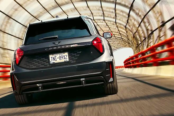 뉴 올 일렉트릭 미니 JCW 에이스맨