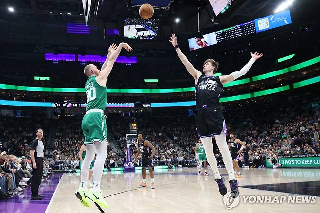 보스턴 샘 하우저의 3점슛 [로이터=연합뉴스]