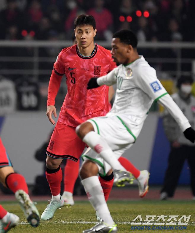 20일 고양종합운동장에서 열린 2026 FIFA 북중미 월드컵 아시아지역 3차 예선 대한민국과 오만의 경기. 백승호가 수비를 하고 있다. 고양=박재만 기자 pjm@sportschosun.com/2025.03.20/