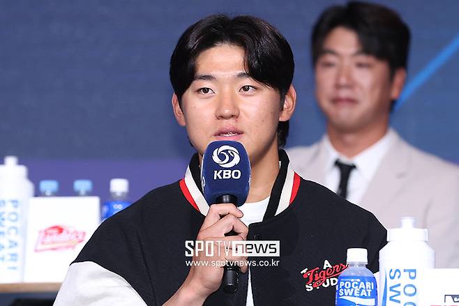 ▲ 지난해 최고 활약에 이어 올해도 시범경기 활약이 좋아 큰 기대를 모았던 김도영은 생각하지 못한 암초를 만났다. ⓒ곽혜미 기자