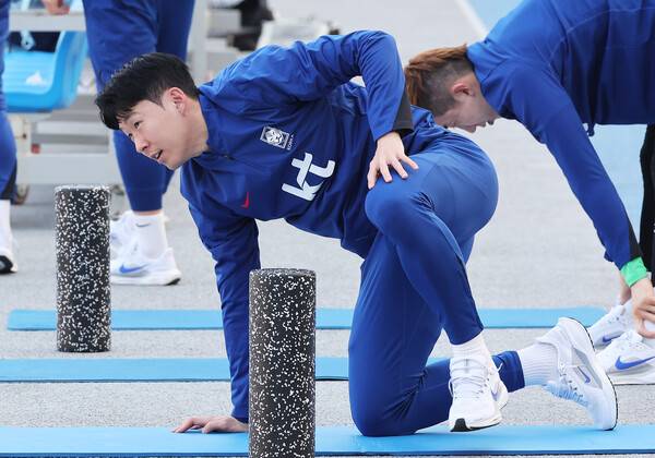 ▲ 축구대표팀이 오만전 1-1 무승부를 뒤로 하고 요르단과 만난다. 홍명보 감독의 구상이 주목되는 이유다. 손흥민의 침묵을 깨야 하고 황인범을 100% 컨디션으로 만들어야 한다. ⓒ연합뉴스