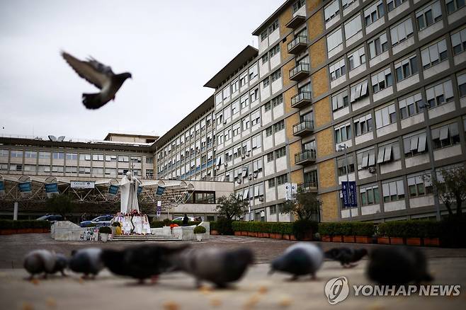 프란치스코 교황이 입원한 로마 제멜리 병원 [로이터 연합뉴스. 재판매 및 DB 금지]