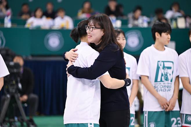 정선민 전 여자 농구대표팀 감독