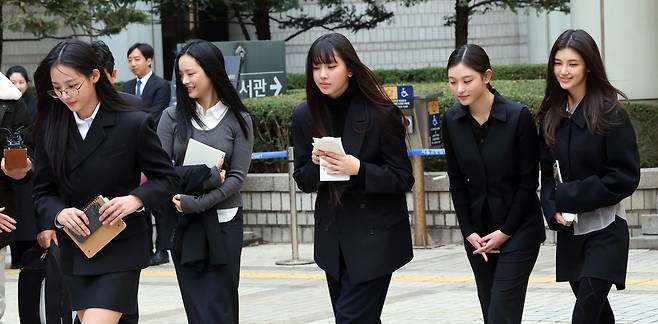 그룹 뉴진스(왼쪽부터 민지, 하니, 혜인, 해린, 다니엘) / 뉴스1