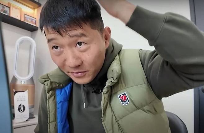 탈모 치료를 받고 있는 강형욱. /강형욱의 보듬TV