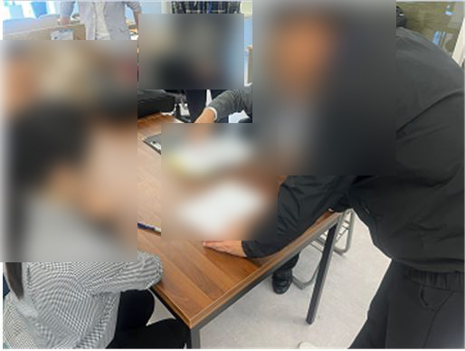 제주 서귀포시의 한 한의원 압수수색에 나선 경찰(화면제공 : 제주경찰청)