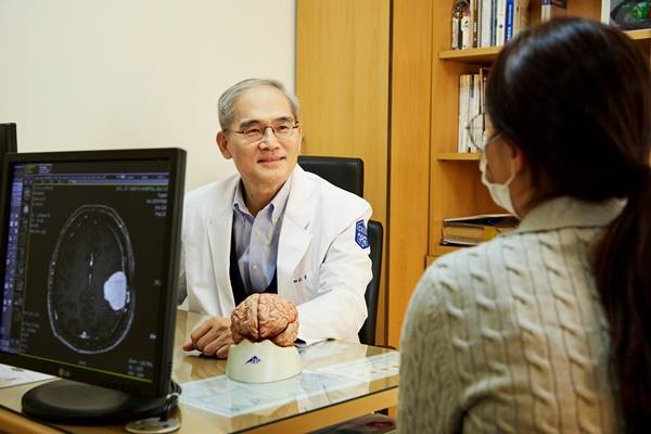 김은영 가톨릭관동대학교 국제성모병원 신경외과 교수는 “뇌종양의 원인이 밝혀지지 않았다”며 “증상에 관심을 갖고 조기 진단을 통해 치료를 시작해야 한다”고 강조했다.