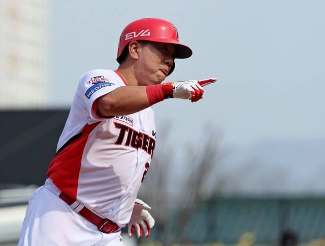 홈런을 친 뒤 포효하는 이우성. 사진=KIA 제공