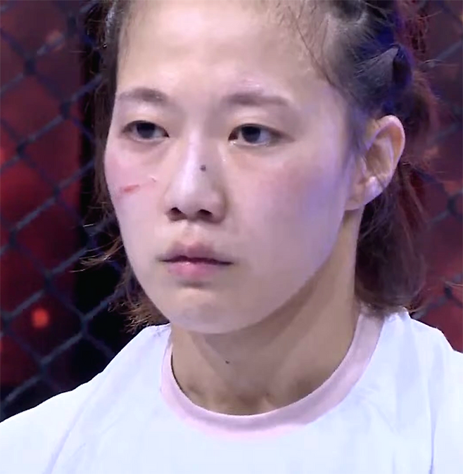 2025년 3월 베트남 붕따우 더그랜드 호짬 특설 케이지 AFC 37의 계약 체중 56㎏ 경기 승리 후 김소율. 사진=Angel‘s Fighting Championship