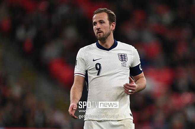 ▲ 손케 듀오의 재회도 물 건너가는 소식이다. 손흥민은 최근 토트넘과 1년 연장 계약을 체결하며 이적설을 일축했고, 바이에른과의 재회 가능성도 당장은 낮아 보인다. 손흥민은 “케인은 최고의 공격수다. 나는 그에게 조언할 필요조차 없다”며, 여전히 절친한 관계임을 드러냈다.