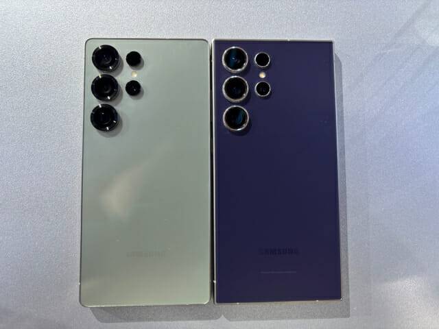갤럭시S25 울트라(좌측), 갤럭시S24 울트라(우측), S25 울트라 모델은 둥근 모서리 디자인이 적용됐다.(사진=지디넷코리아)
